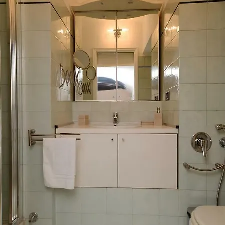 Palazzo Graneri 3* تورينو